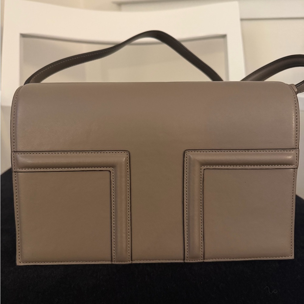 Toteme T-Flap Leather Shoulder Bag Taupe - Picture 4 of 14